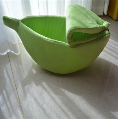Banana Pet Bed – Cozy Sleeping Bag for Cats