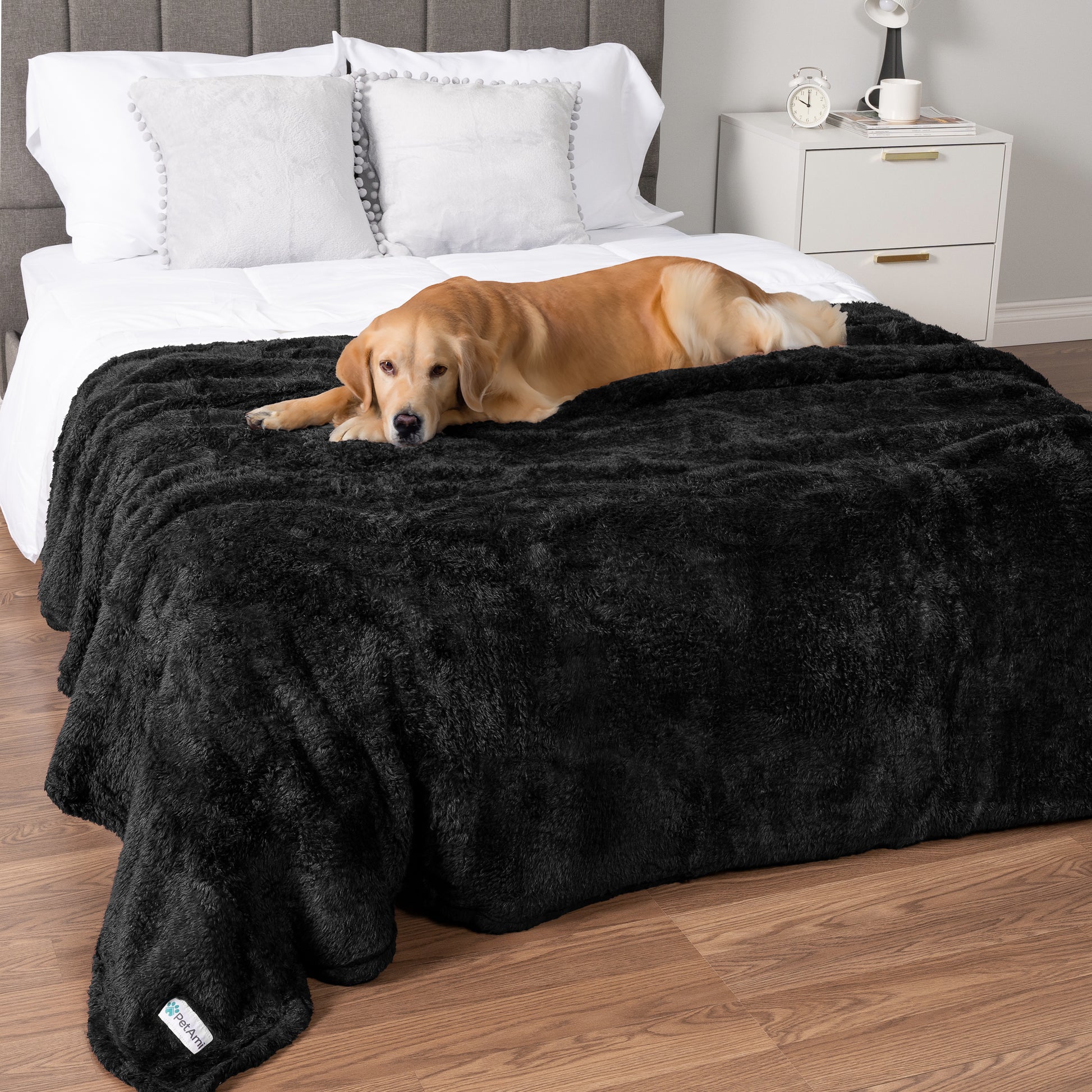Ultra Soft Sherpa Dog Blanket | Cozy Fleece Blanket for Dogs